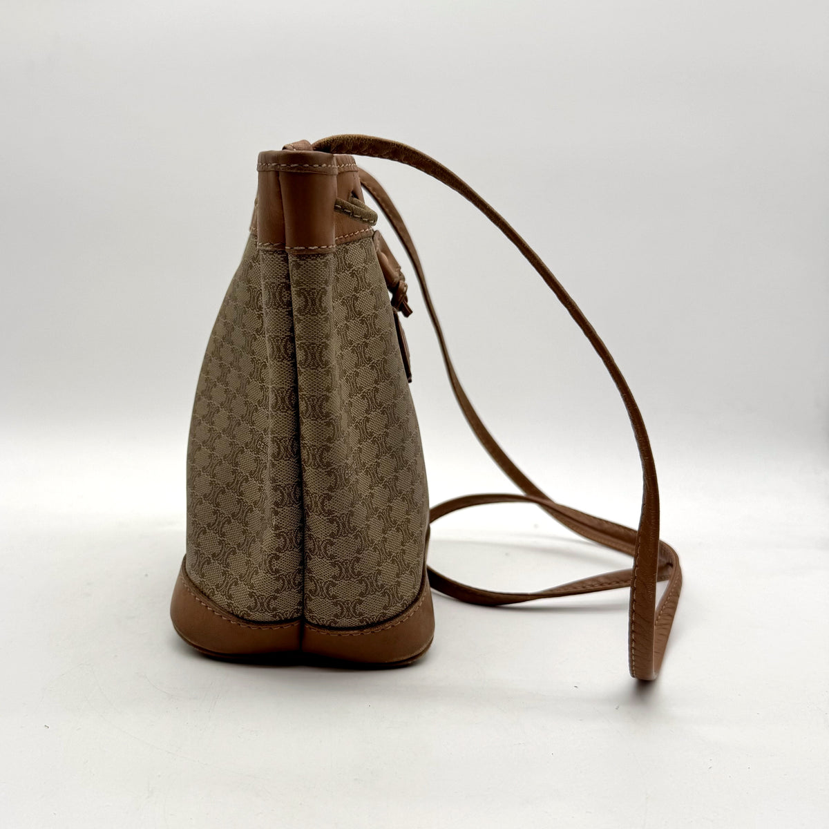 Céline Seau Toile Macadam Beige - profil et bandoulière fine