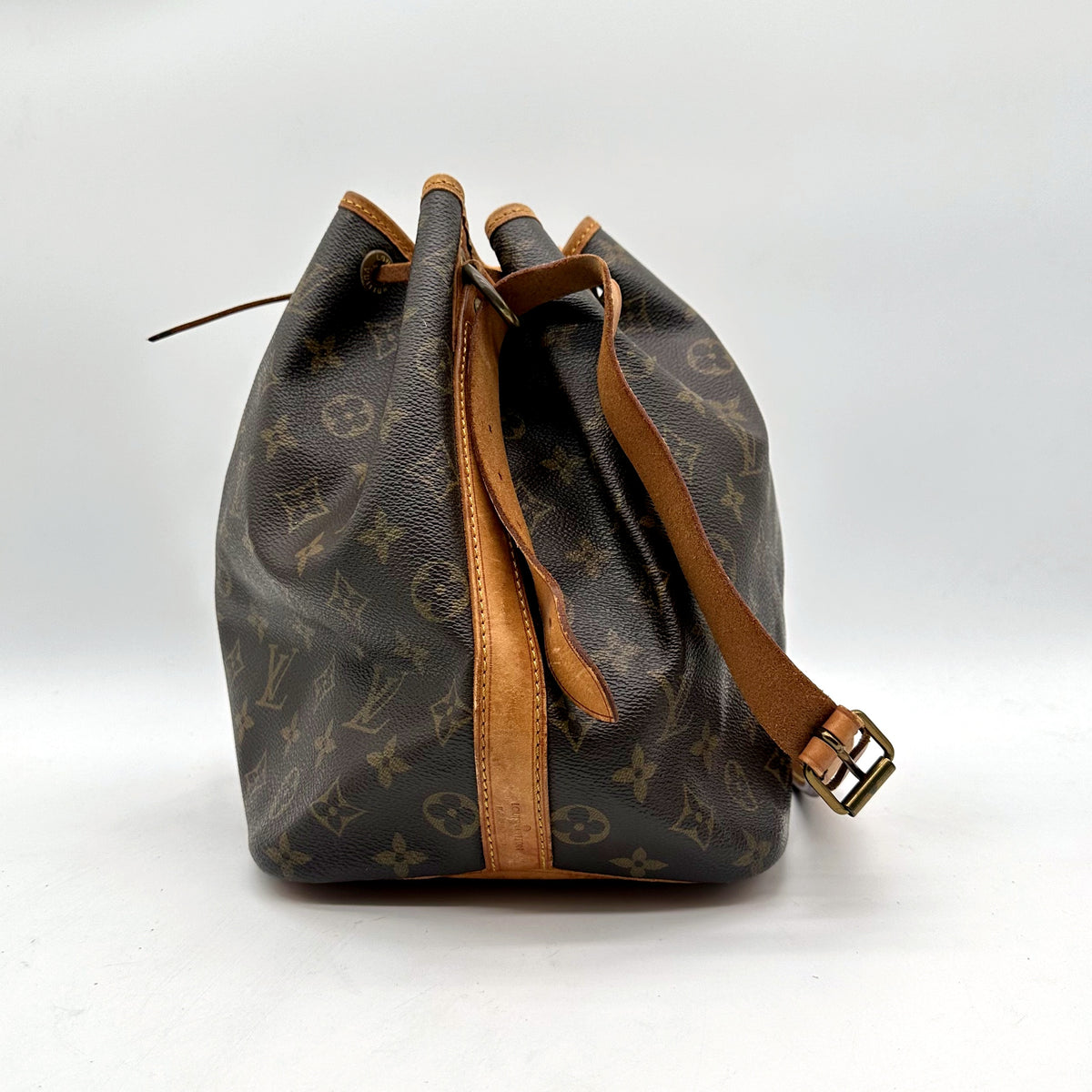 Louis Vuitton Noé Toile Monogram - profil opposé, hauteur du seau