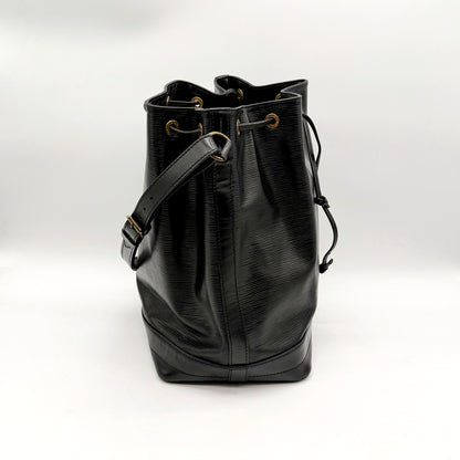 Louis Vuitton Noé Cuir Épi Noir - profil et bandoulière réglable