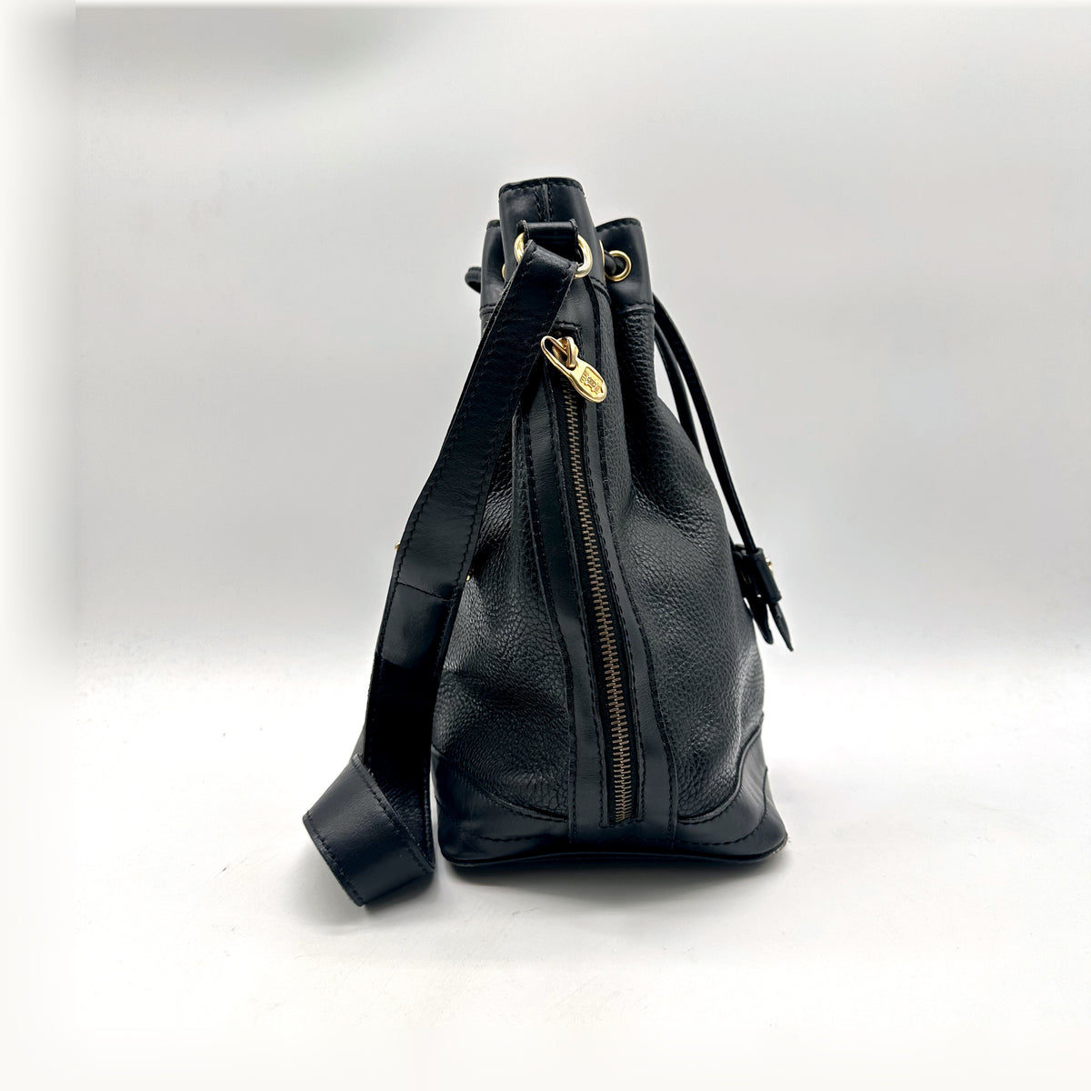 Céline Seau Cuir grainé noir - flanc avec poche zippée extérieure