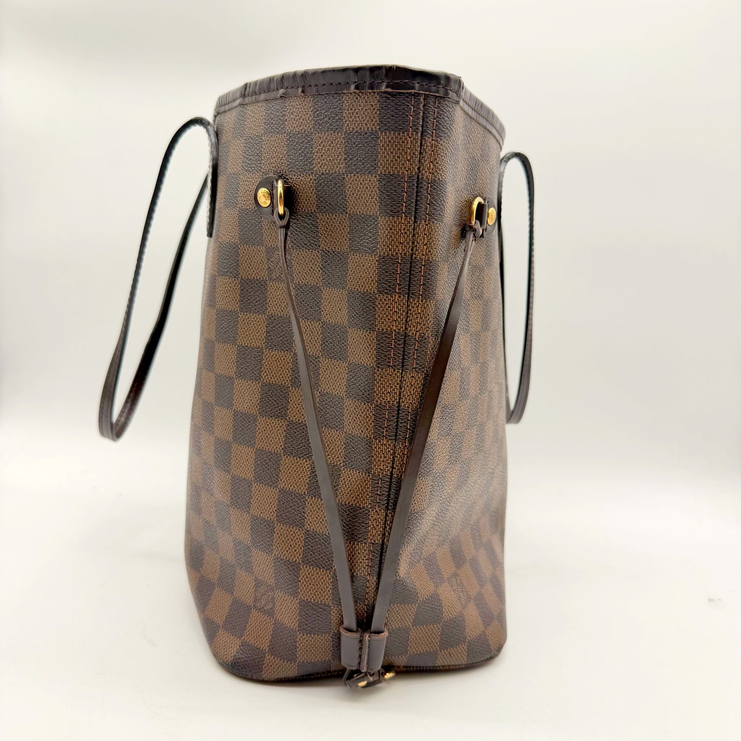 Louis Vuitton Neverfull MM toile Damier Ebene - profil oppose et cordon lateral