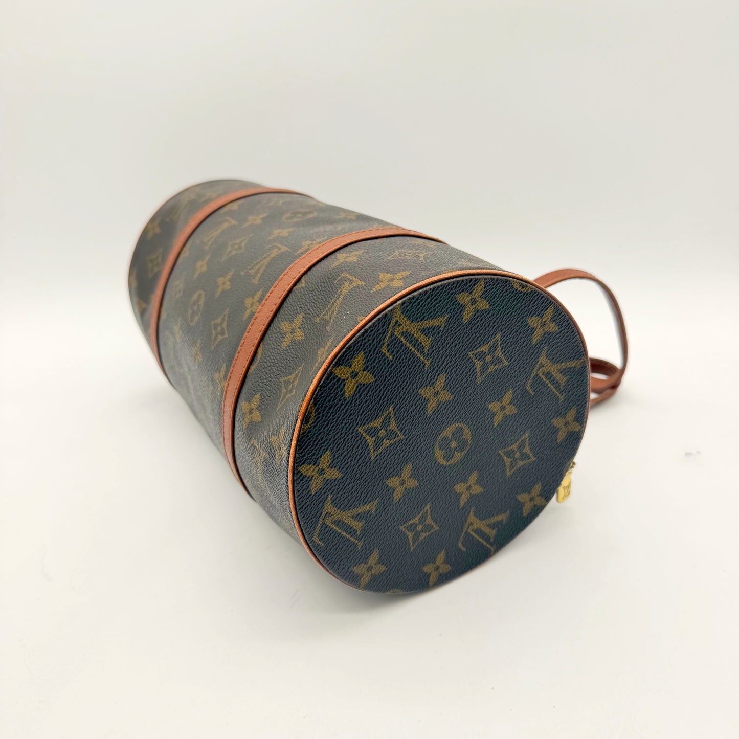 Louis Vuitton Papillon 30, vue trois quarts sur le côté rond