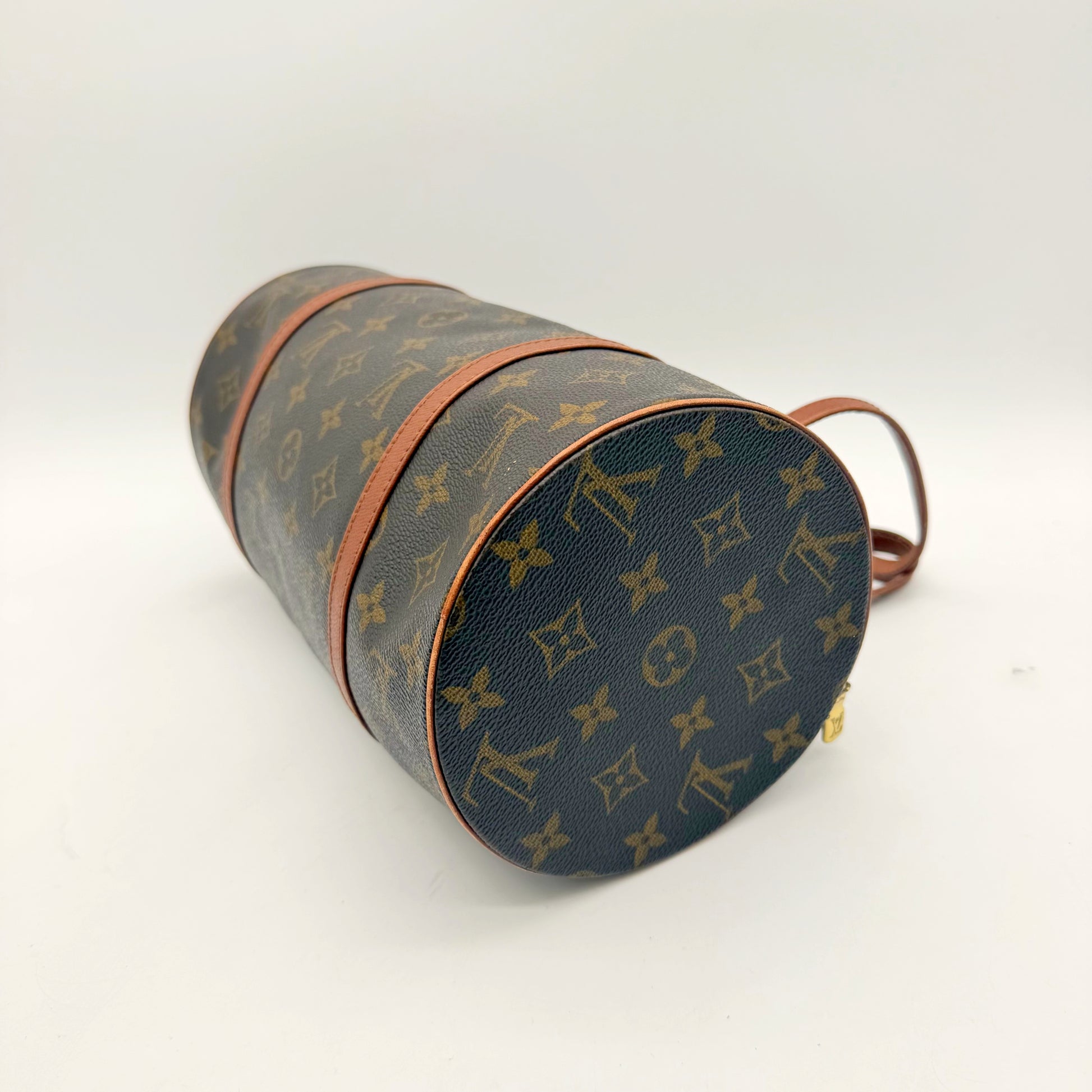 Louis Vuitton Papillon 30, vue trois quarts sur le côté rond