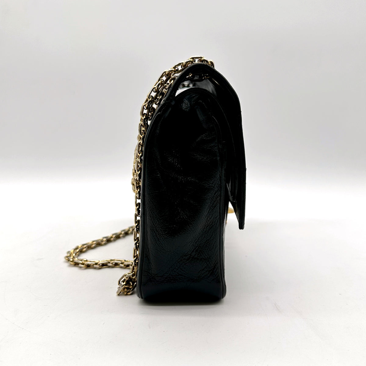 Chanel Timeless 25 cm Cuir d'agneau Noir - profil opposé et chaîne