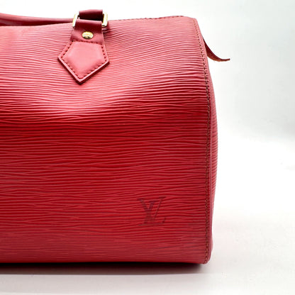 Louis Vuitton Speedy 25 Cuir Épi Rouge - détail du cuir et de son grain rainuré