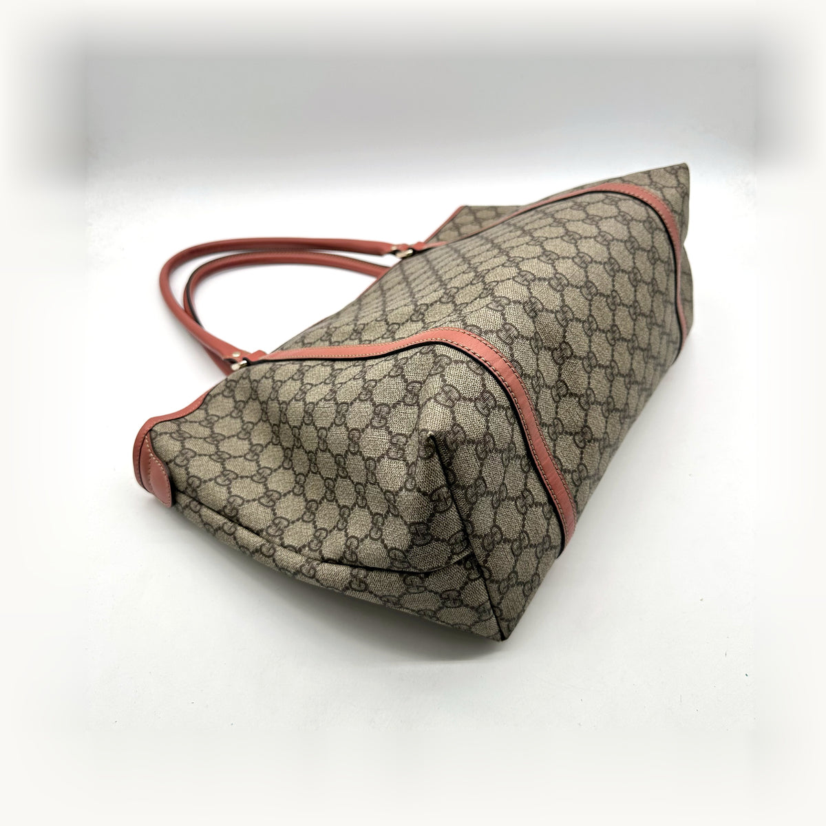 Gucci Tote Toile GG Beige et Cuir Corail - vue en angle opposé