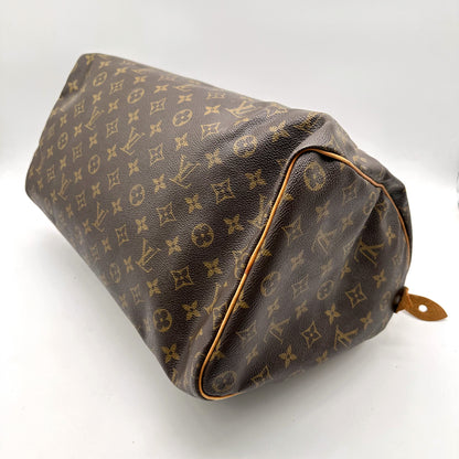Louis Vuitton Speedy 40 Toile Monogram - vue en angle, base du sac