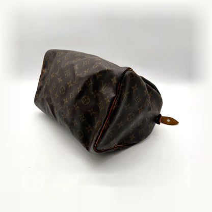 Louis Vuitton Speedy 30 Toile Monogram - vue en angle, base du sac