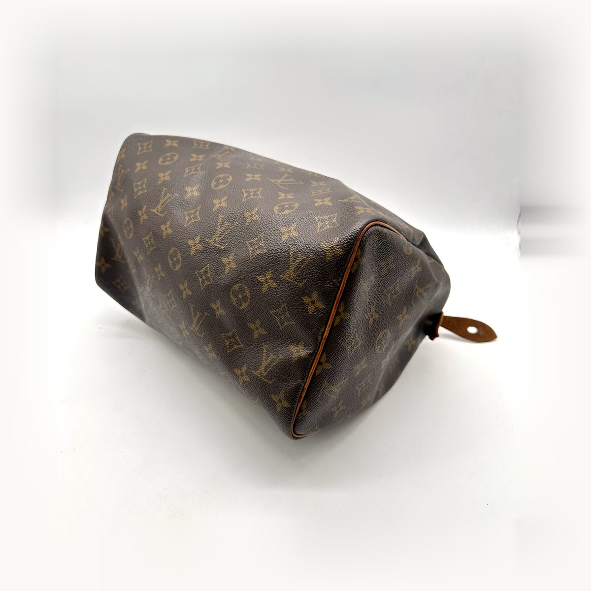 Louis Vuitton Speedy 30 Toile Monogram - vue en angle, base du sac