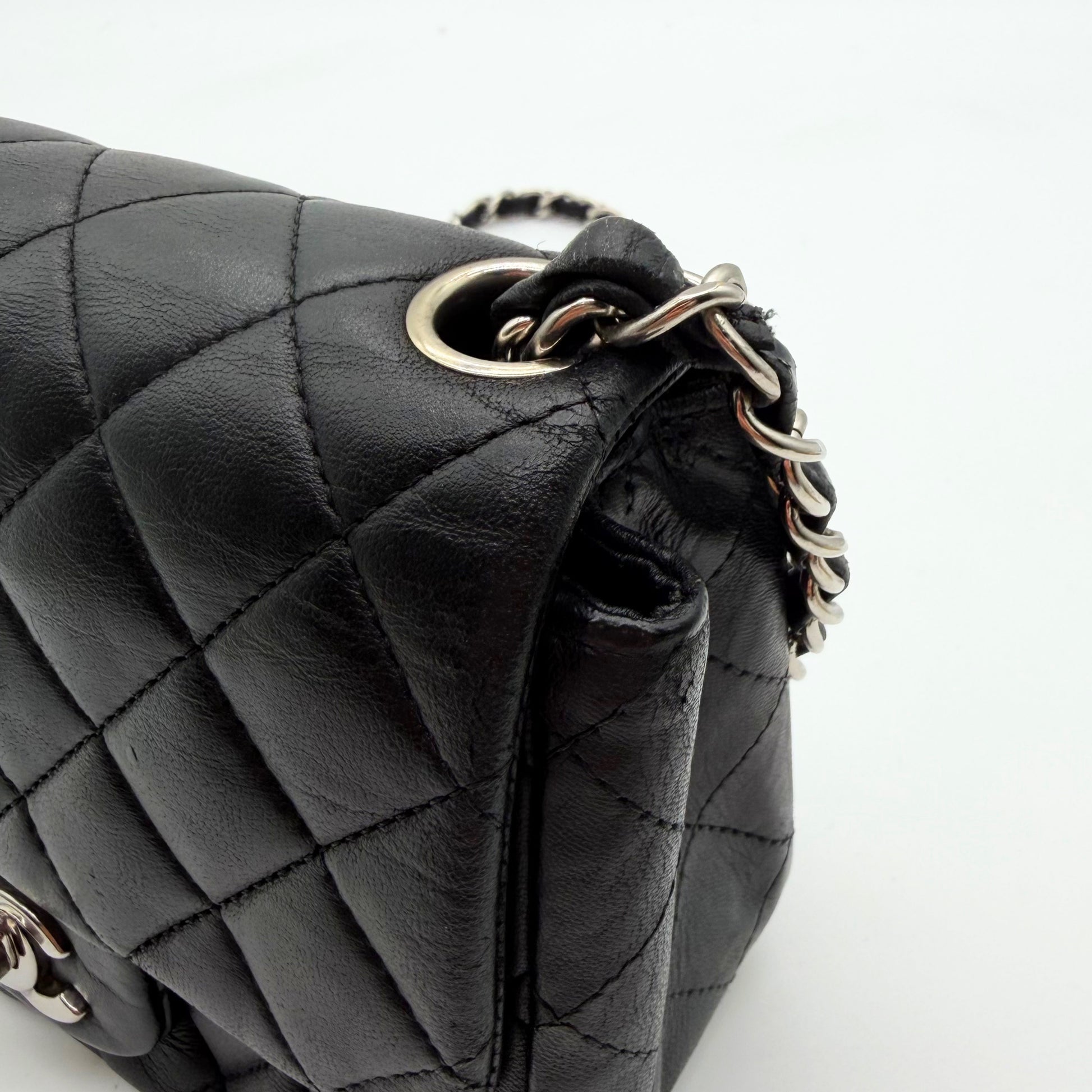 Chanel Mini Timeless carre 17 cuir agneau noir - attache chaine et oeillet