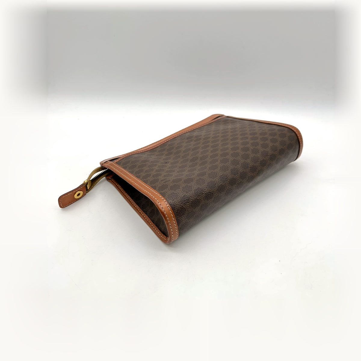 Céline Pochette Toile Macadam - vue en angle opposé