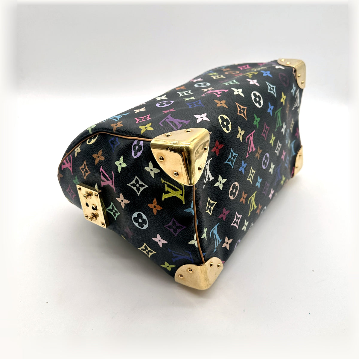 Louis Vuitton Speedy 30 Toile Monogram Multicolore Noir - vue du dessous en angle opposé