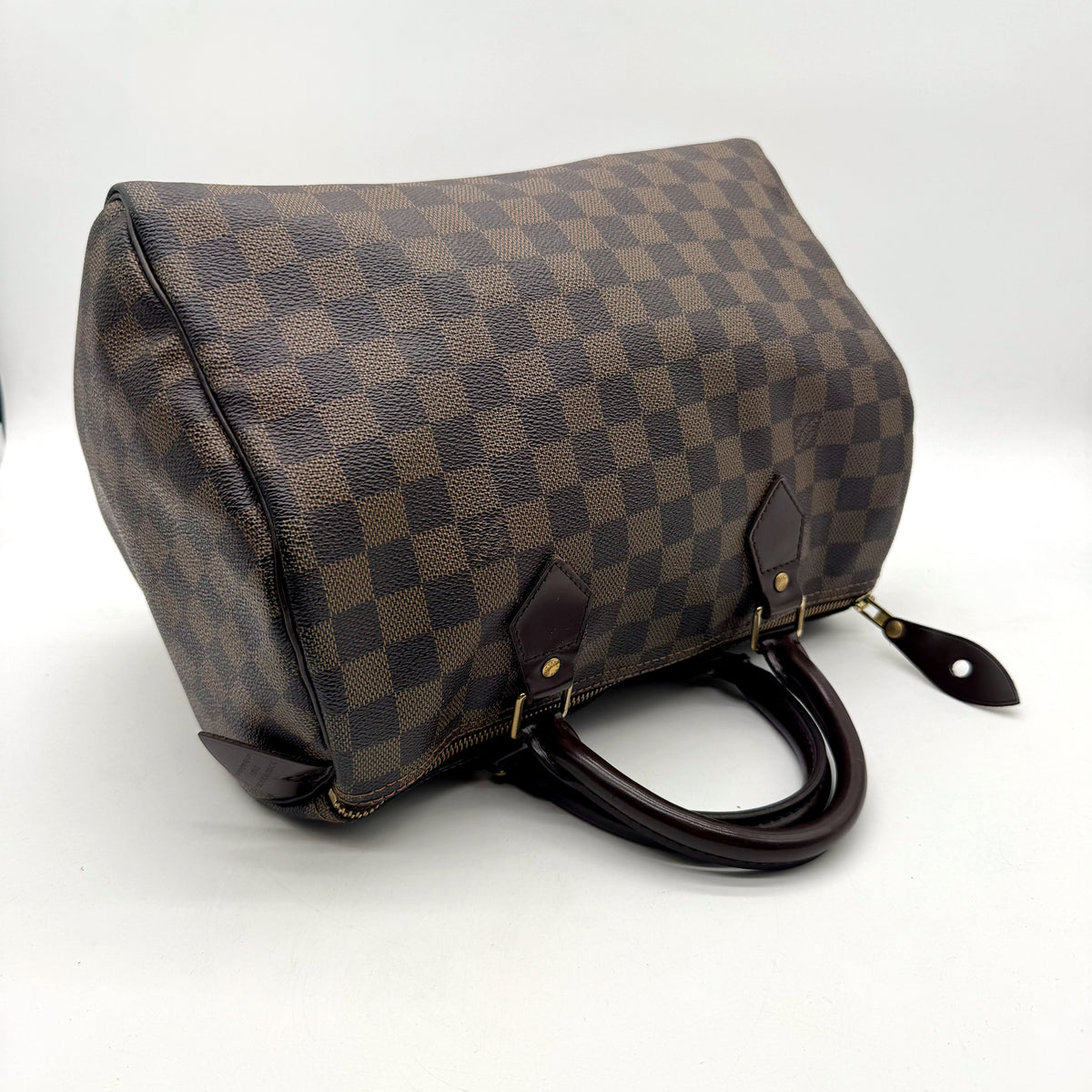 Louis Vuitton Speedy 30 Toile Damier Ebène - vue en angle, sac couché