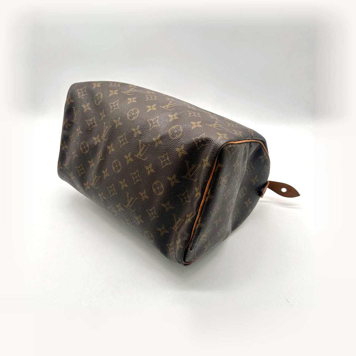 Louis Vuitton Speedy 30 Toile Monogram - vue de trois quarts du dessous