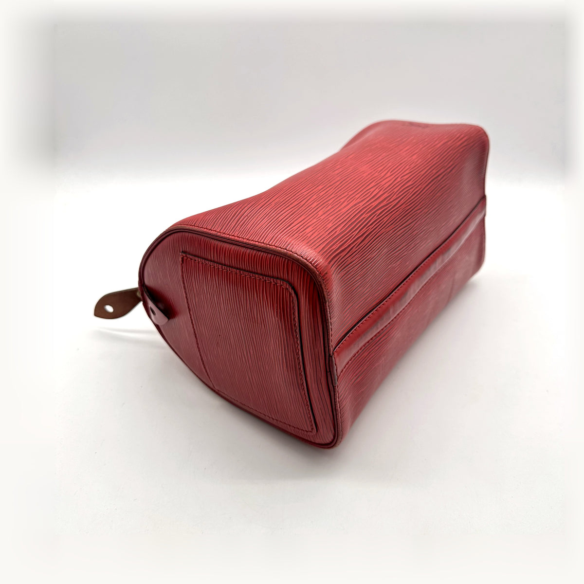 Louis Vuitton Speedy 30 Cuir Épi Rouge - vue en angle opposé