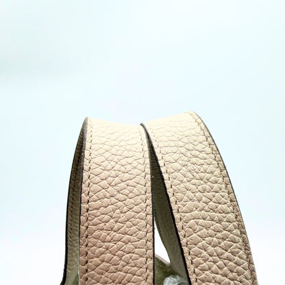 Hermès Picotin 18 cuir grainé crème - détail des anses et de leur tranche