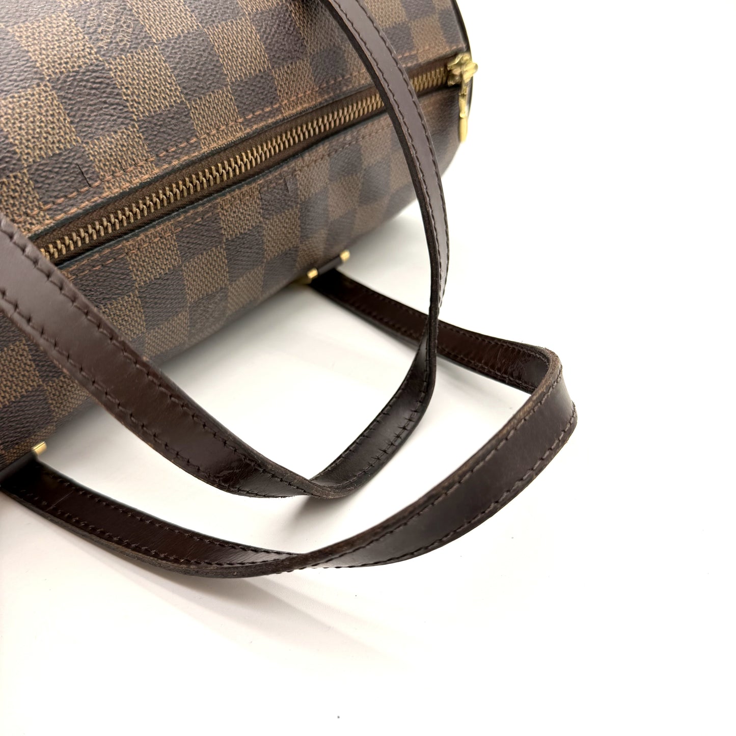 Louis Vuitton Papillon Damier Ebène - détail anses en cuir et attaches dorées