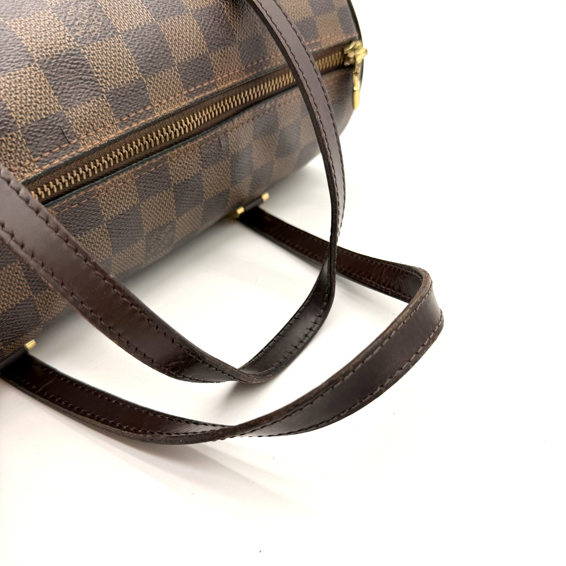 Louis Vuitton Papillon Damier Ebène - détail anses en cuir et attaches dorées
