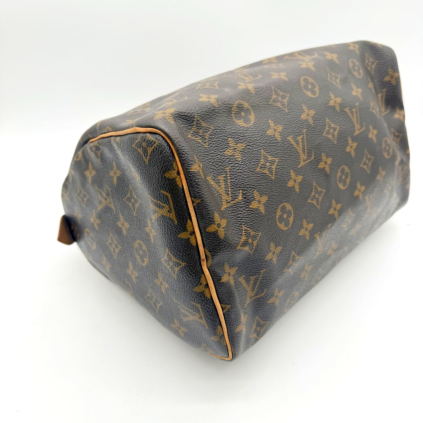 Louis Vuitton Speedy 30 toile Monogram - base et angles côté opposé