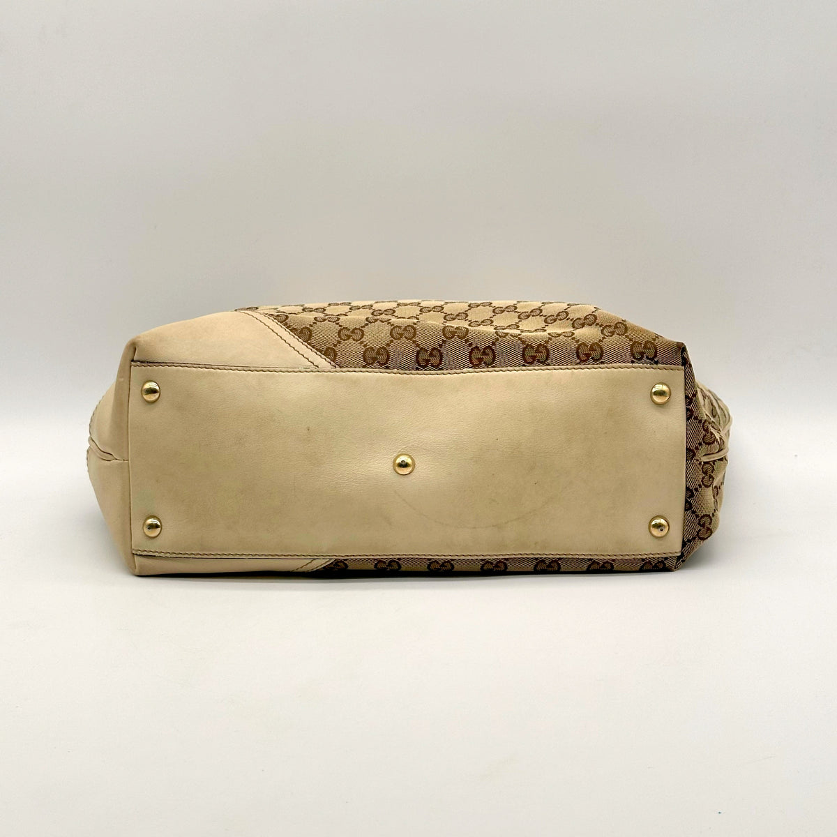 Gucci Tote toile GG - dessous et clous de protection