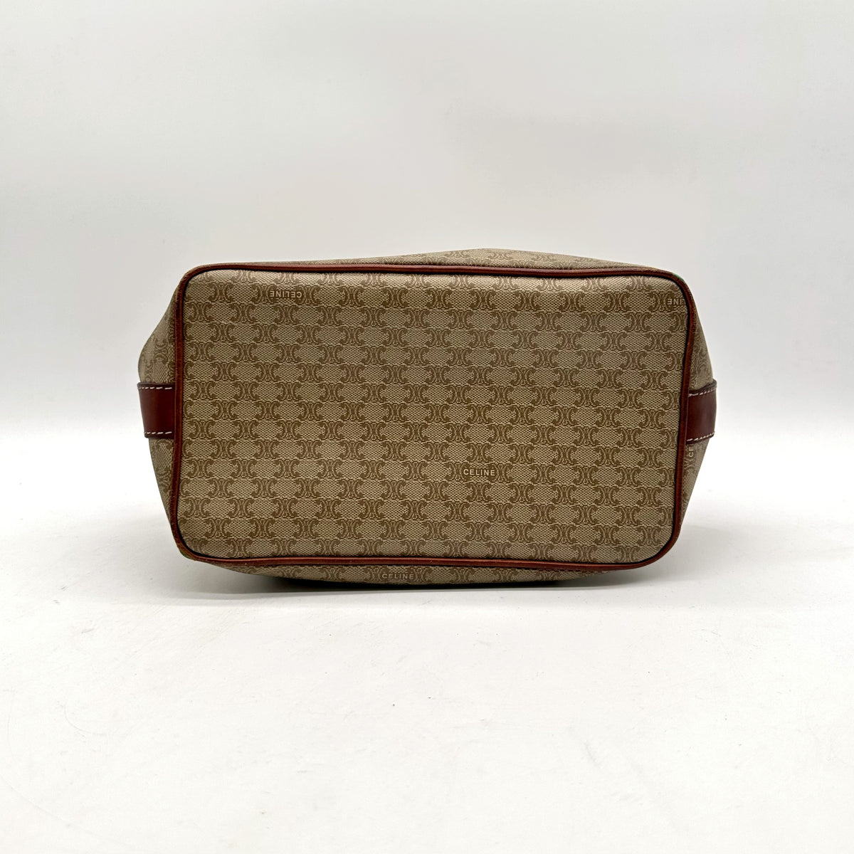 Céline Seau Toile Macadam Beige - vue du dessous, fond du sac