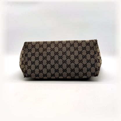 Gucci Tote Toile GG Beige et Cuir Verni Noir - vue du dessous, base du sac