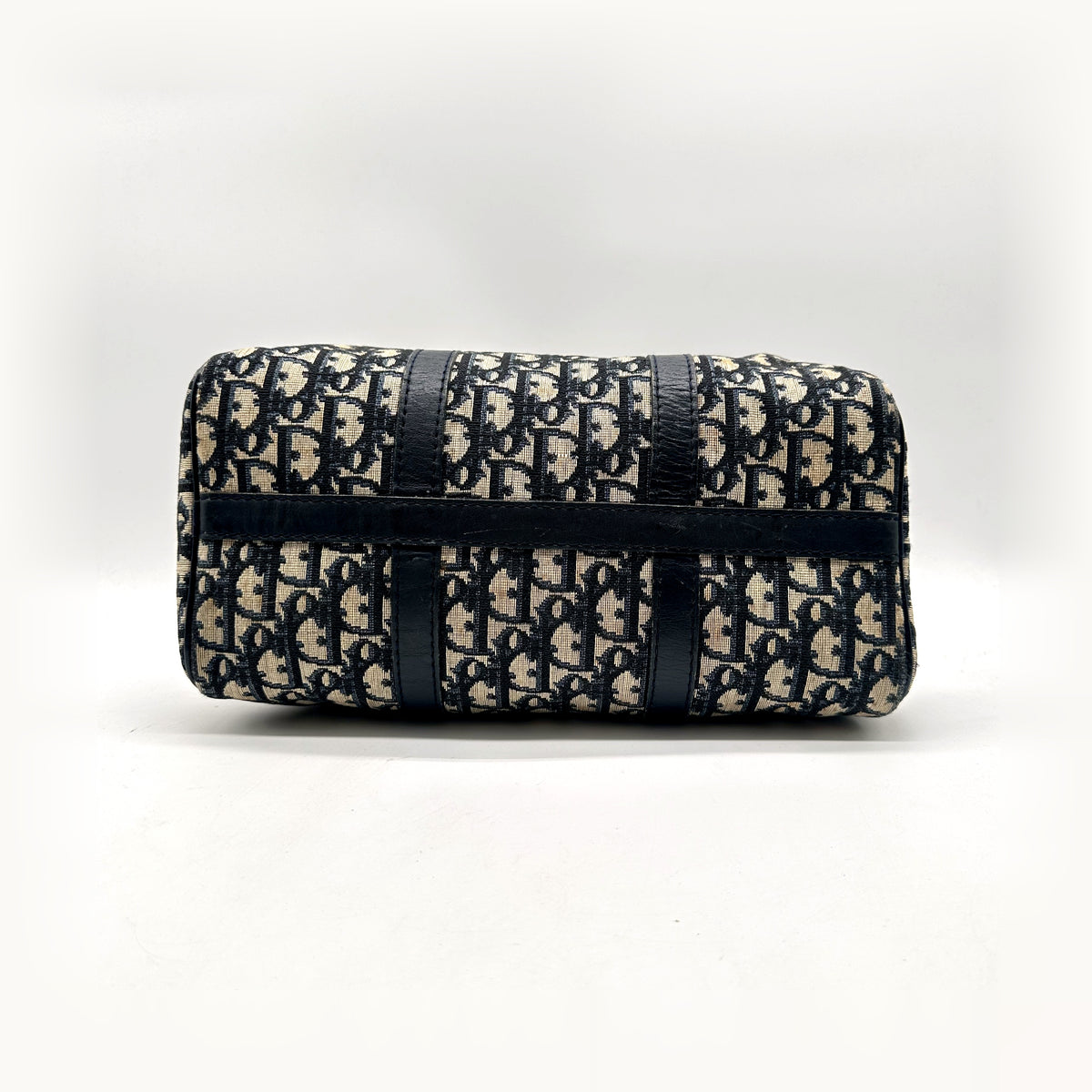 Dior Boston Toile Trotter Bleu Marine - vue du dessous, base du sac