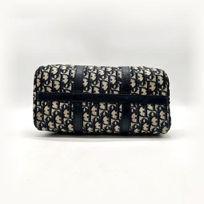 Dior Boston Toile Trotter Bleu Marine - vue du dessous, base du sac