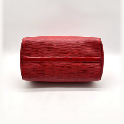 Louis Vuitton Speedy 30 Cuir Épi Rouge - vue du dessous, base du sac