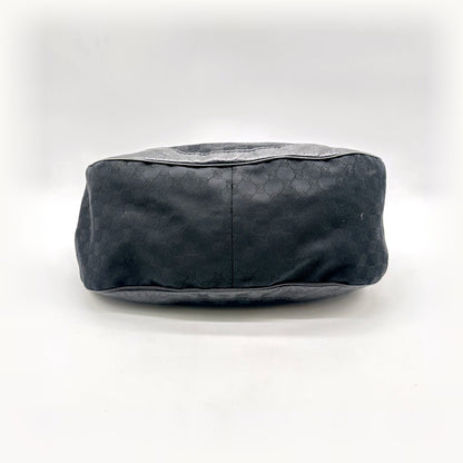 Gucci Hobo Toile GG Noir - vue du dessous, base du sac
