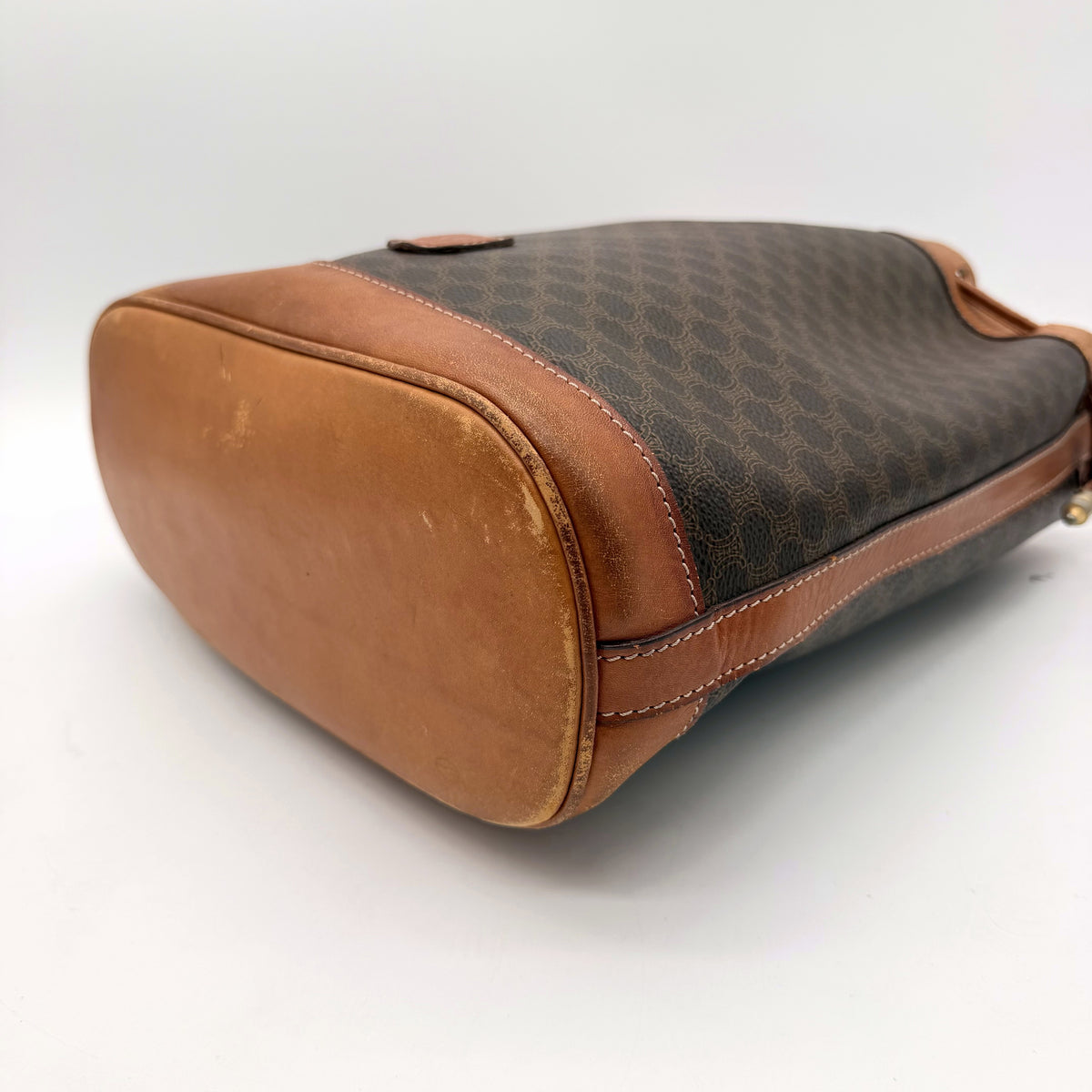 Celine sac seau Macadam toile brune - base et coins en cuir