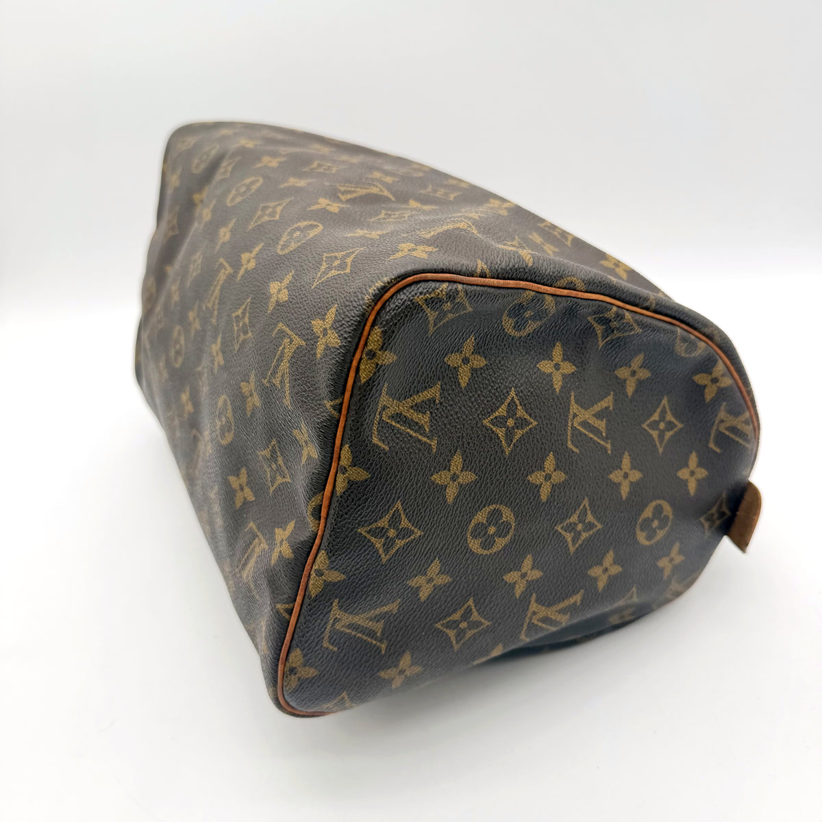 Louis Vuitton Speedy 30 Monogram-canvas - onderhoek, gesleten leer