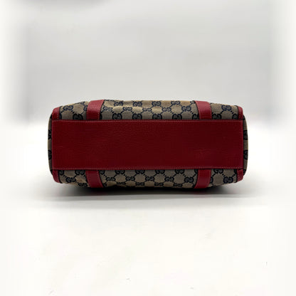 Gucci Boston Abbey Toile GG et Cuir Rouge - vue du dessous, base en cuir