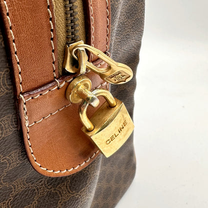 Céline Boston Toile Macadam Brun - détail du cadenas et de la tirette