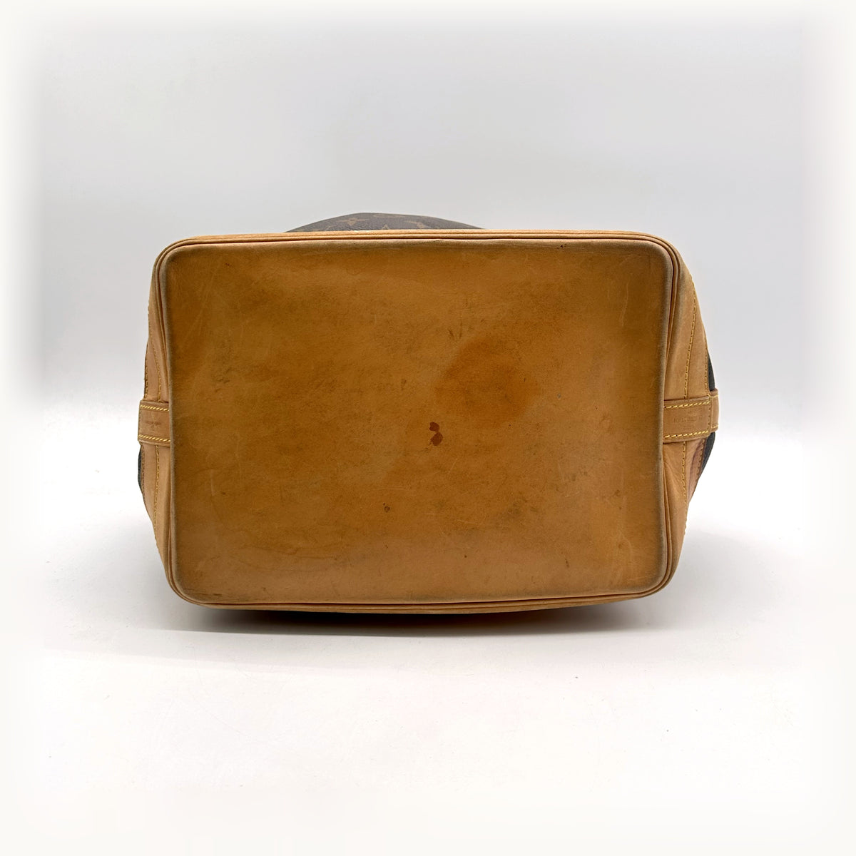 Louis Vuitton Grand Noé Toile Monogram - base en cuir naturel