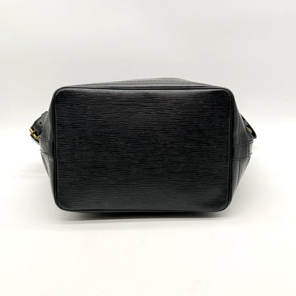 Louis Vuitton Noé Cuir Épi Noir - vue du dessous, fond du sac