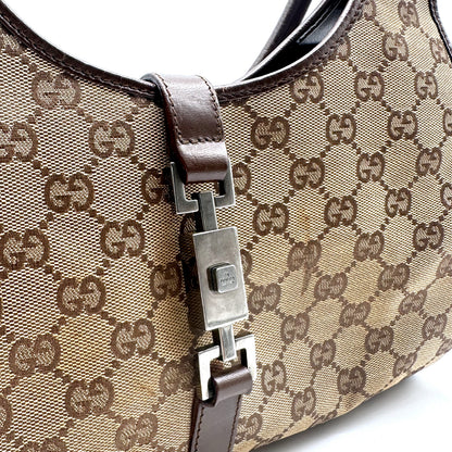 Gucci Jackie Toile GG Beige - détail du fermoir piston fermé