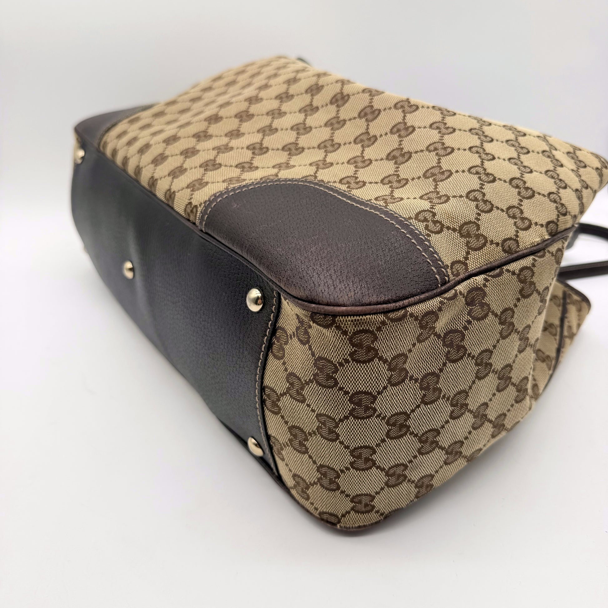 Gucci Princy Tote toile GG beige - dessous et pieds metal