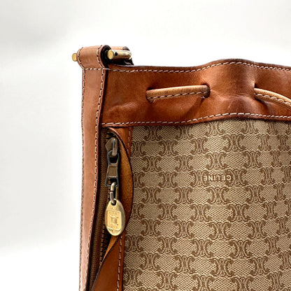 Céline Seau Toile Macadam Beige - détail de la poche zippée extérieure