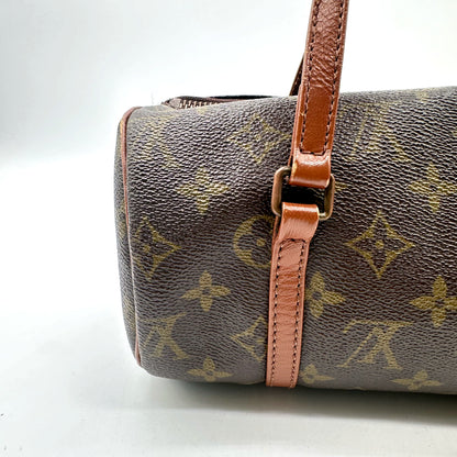 Louis Vuitton Papillon 26 Toile Monogram - détail de l'anse et de son attache