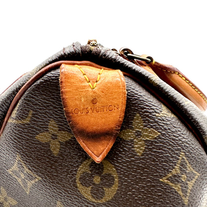 Louis Vuitton Speedy 35 Toile Monogram - détail de la patte de cuir d'extrémité
