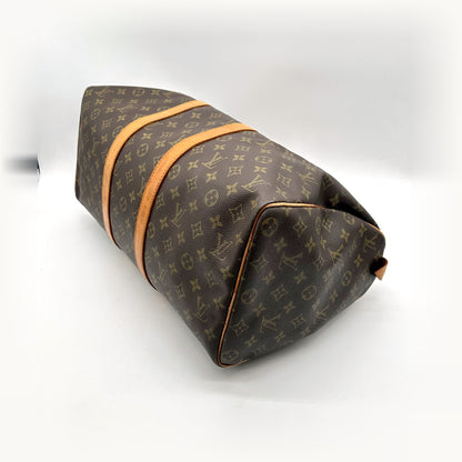 Louis Vuitton Keepall 45 Toile Monogram - vue du dessous en angle