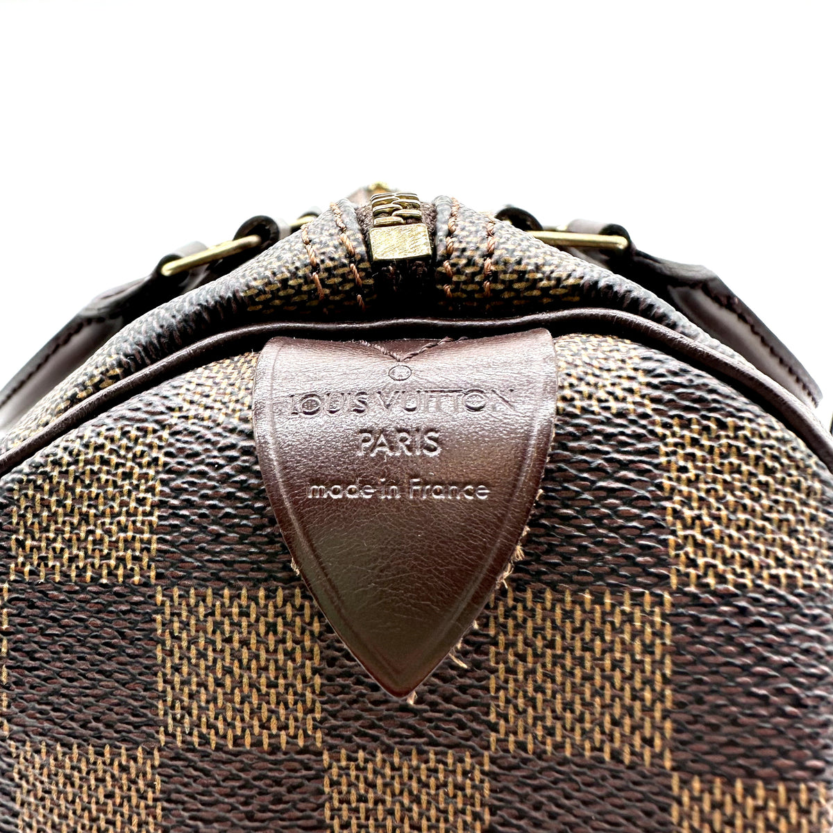 Louis Vuitton Speedy 30 Toile Damier Ebène - détail de la patte de cuir d'extrémité