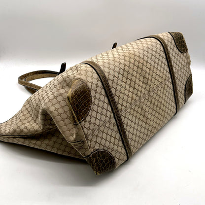 Céline Tote Toile Macadam Beige - vue en angle opposé, base du sac