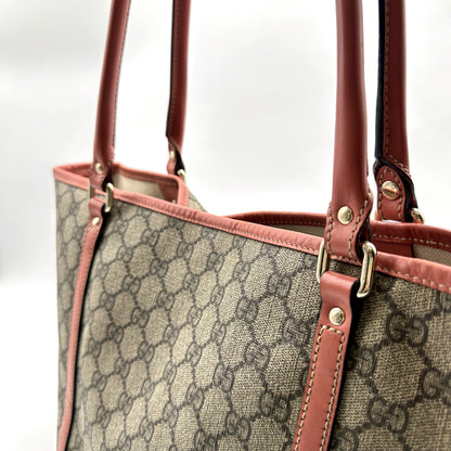Gucci Tote Toile GG Beige et Cuir Corail - détail de l'anse et de la bordure corail
