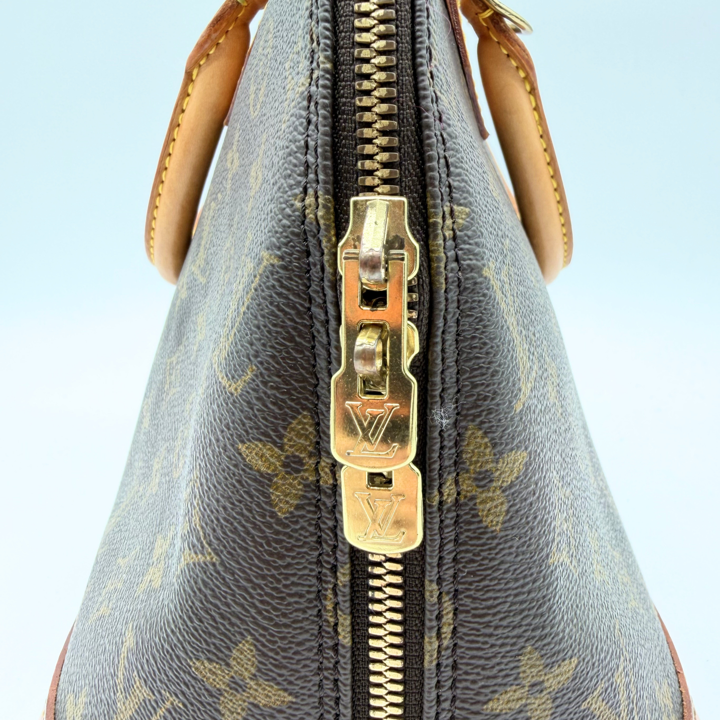 Louis Vuitton – Alma Monogram