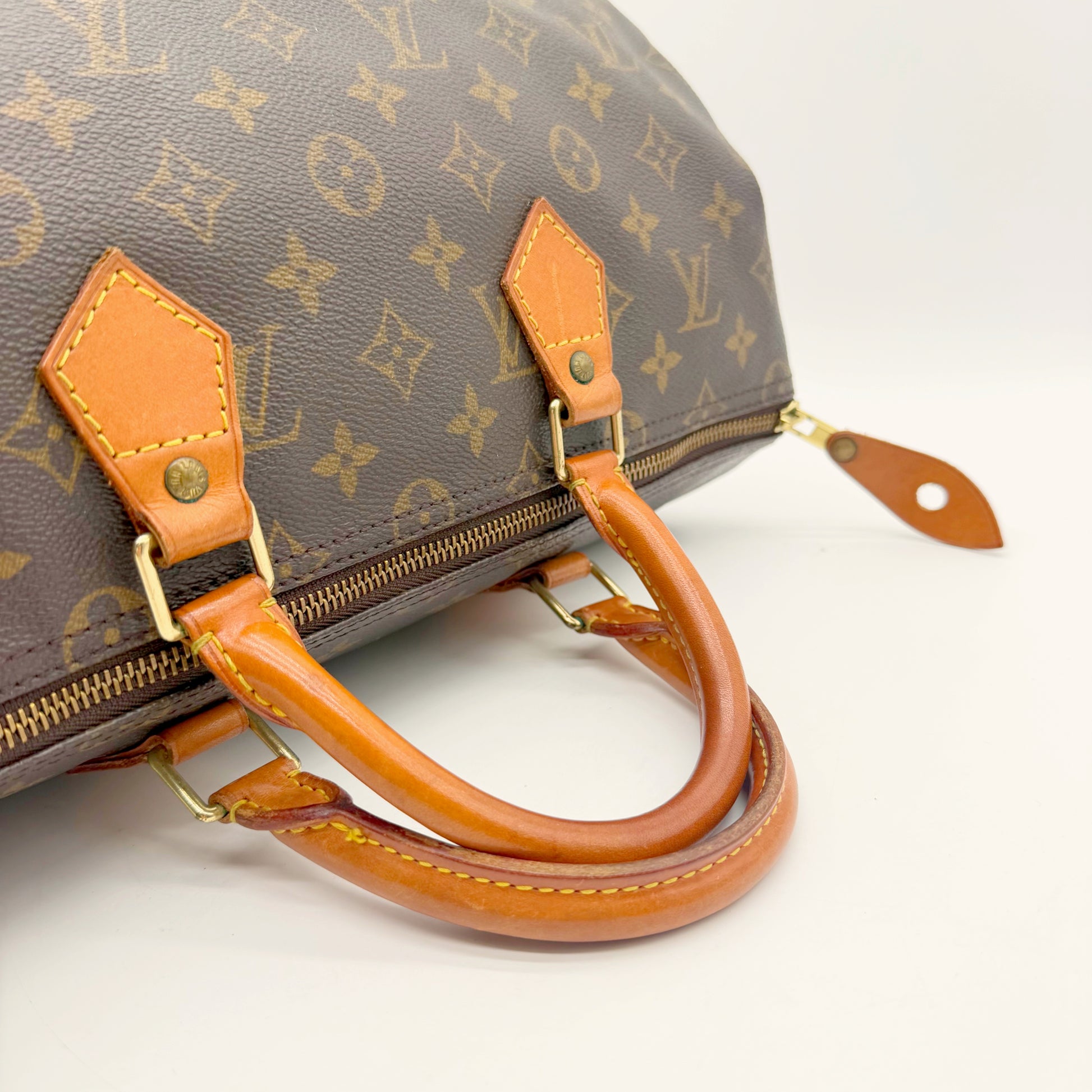 Louis Vuitton Speedy 35 – détail poignées cuir vachetta