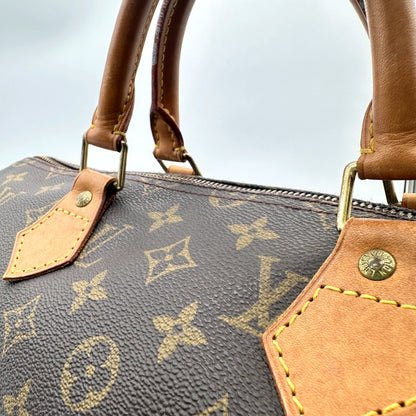 Louis Vuitton Speedy 35 Toile Monogram - détail des anses, pattes et rivets