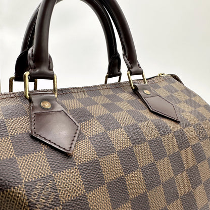 Louis Vuitton Speedy 30 Toile Damier Ebène - détail des anses et de leurs attaches