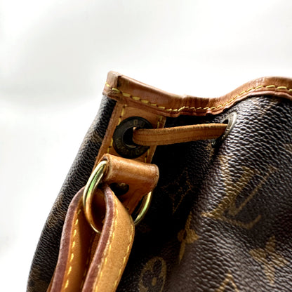 Louis Vuitton Grand Noé Toile Monogram - détail de l'anneau d'attache